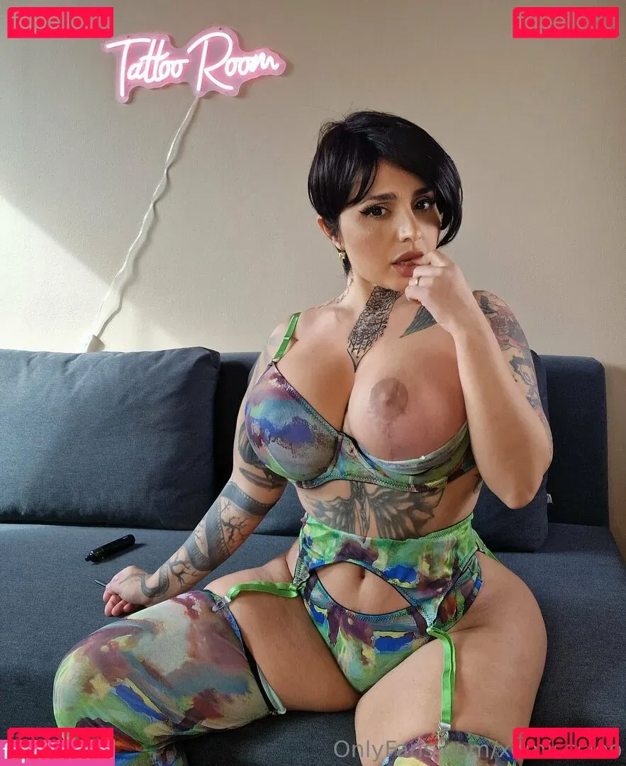 xomisscleo Onlyfans Photo Gallery 