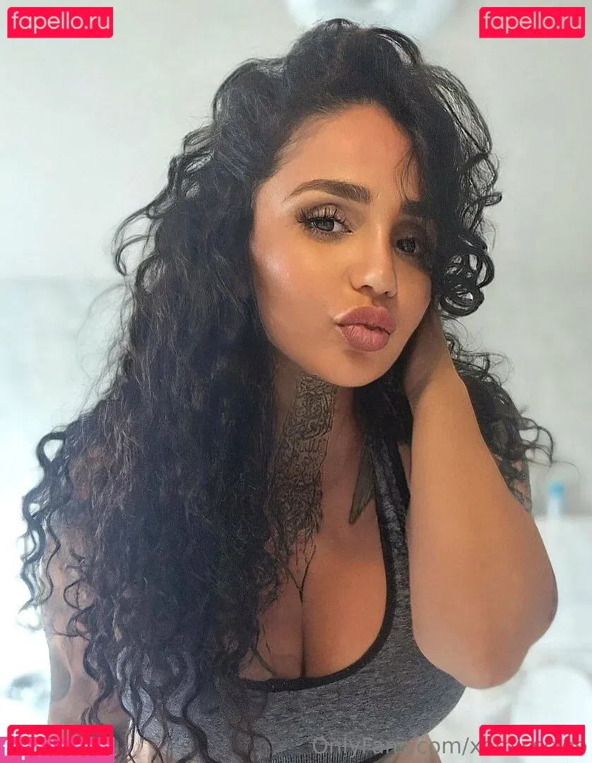 xomisscleo Onlyfans Photo Gallery 