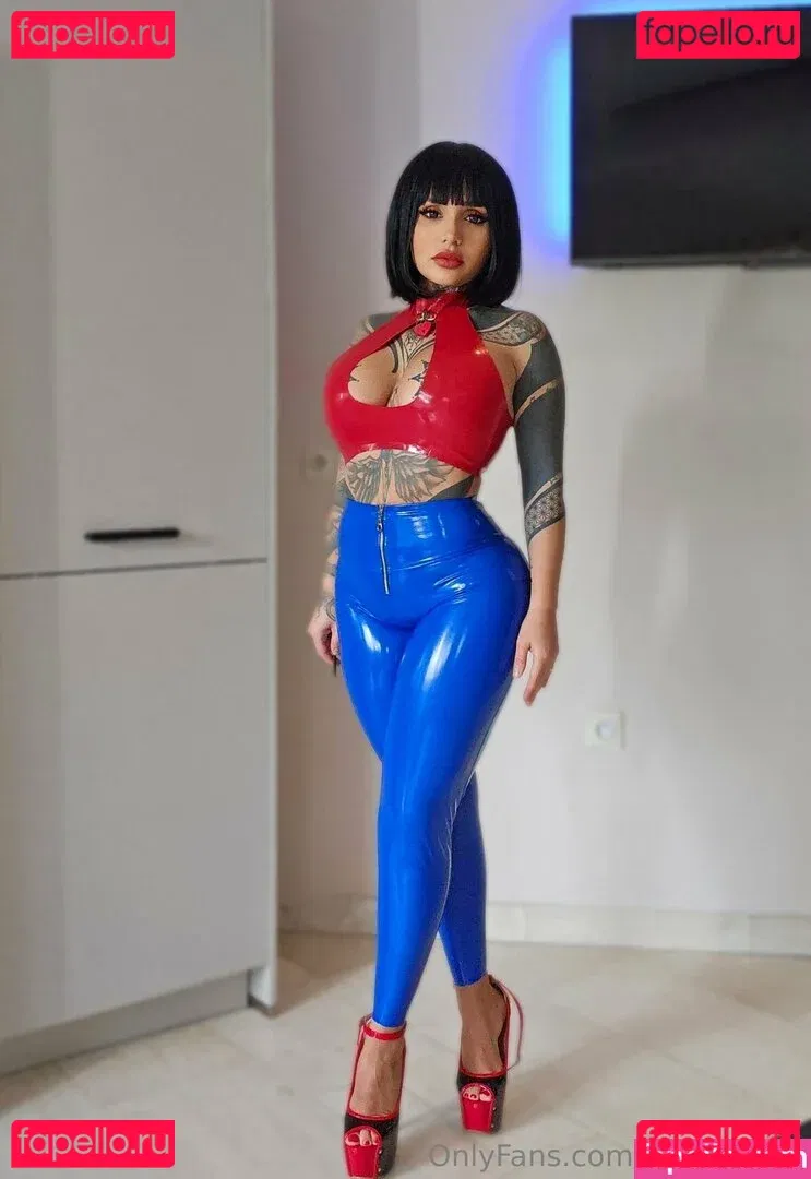 xomisscleo Onlyfans Photo Gallery 