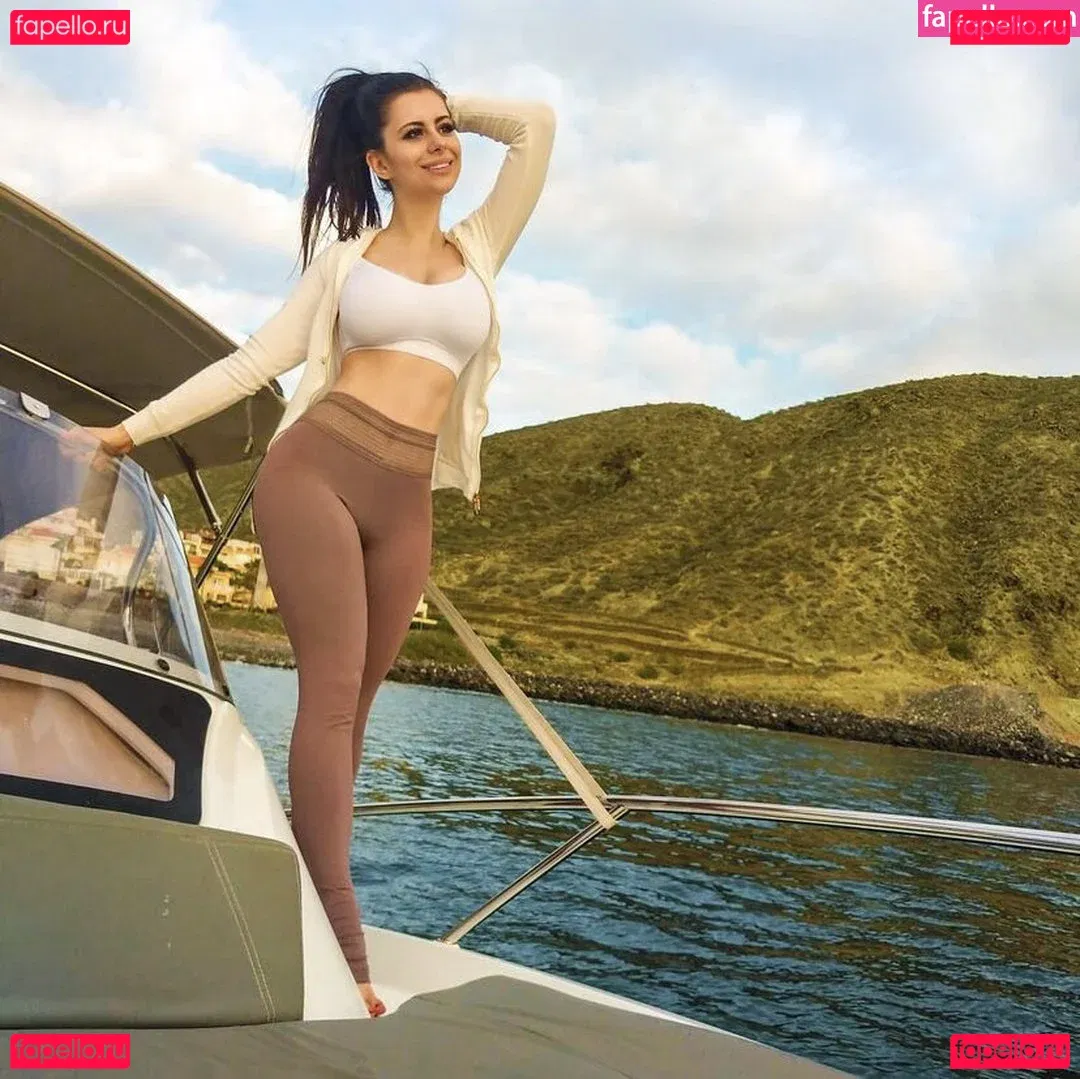 Azzyland Onlyfans Photo Gallery 