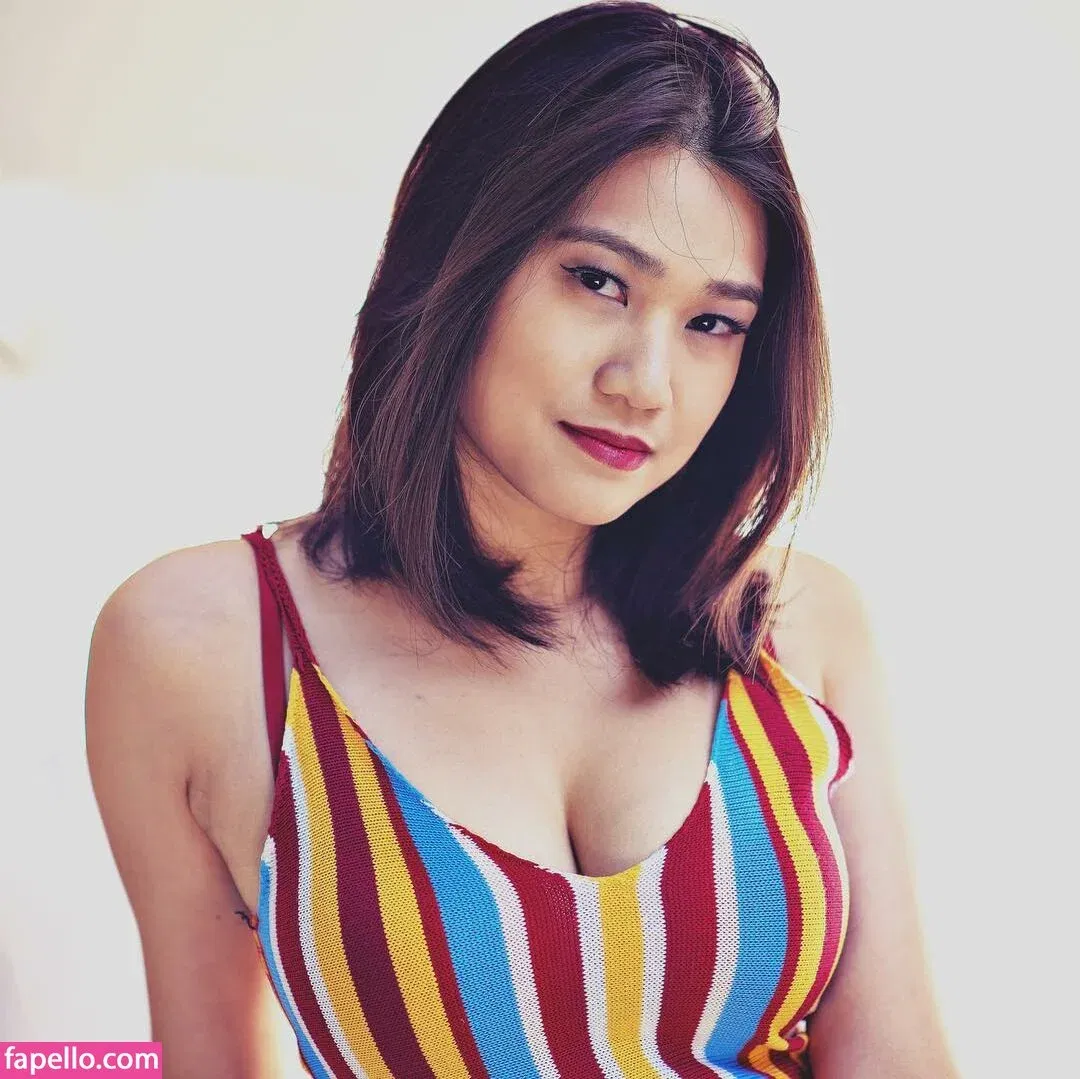 superemiray Onlyfans Photo Gallery 