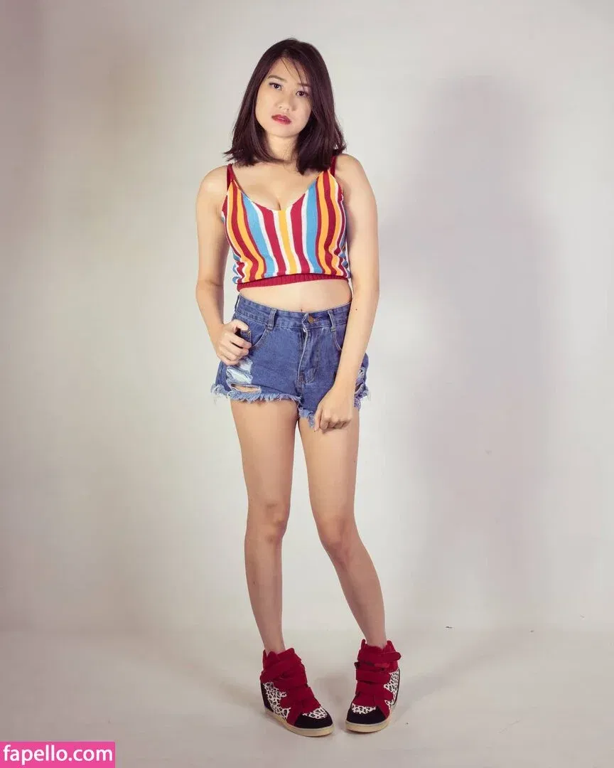 superemiray Onlyfans Photo Gallery 