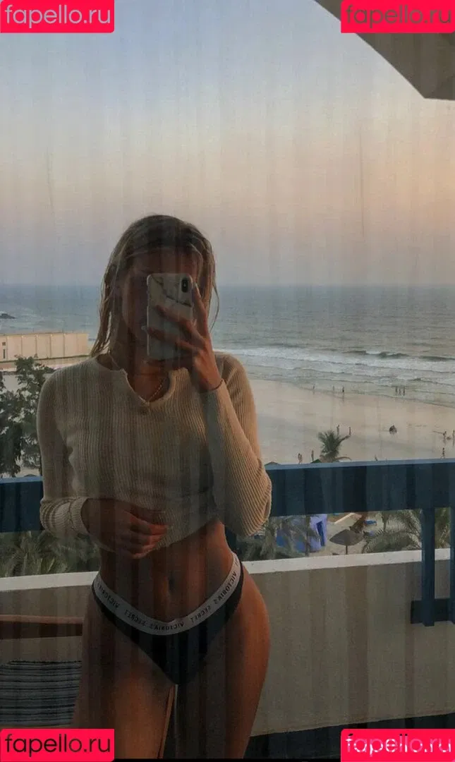 Sophie Schnur Onlyfans Photo Gallery 