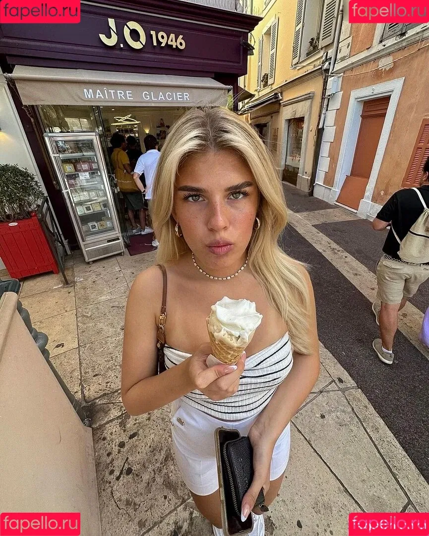 Sophie Schnur Onlyfans Photo Gallery 