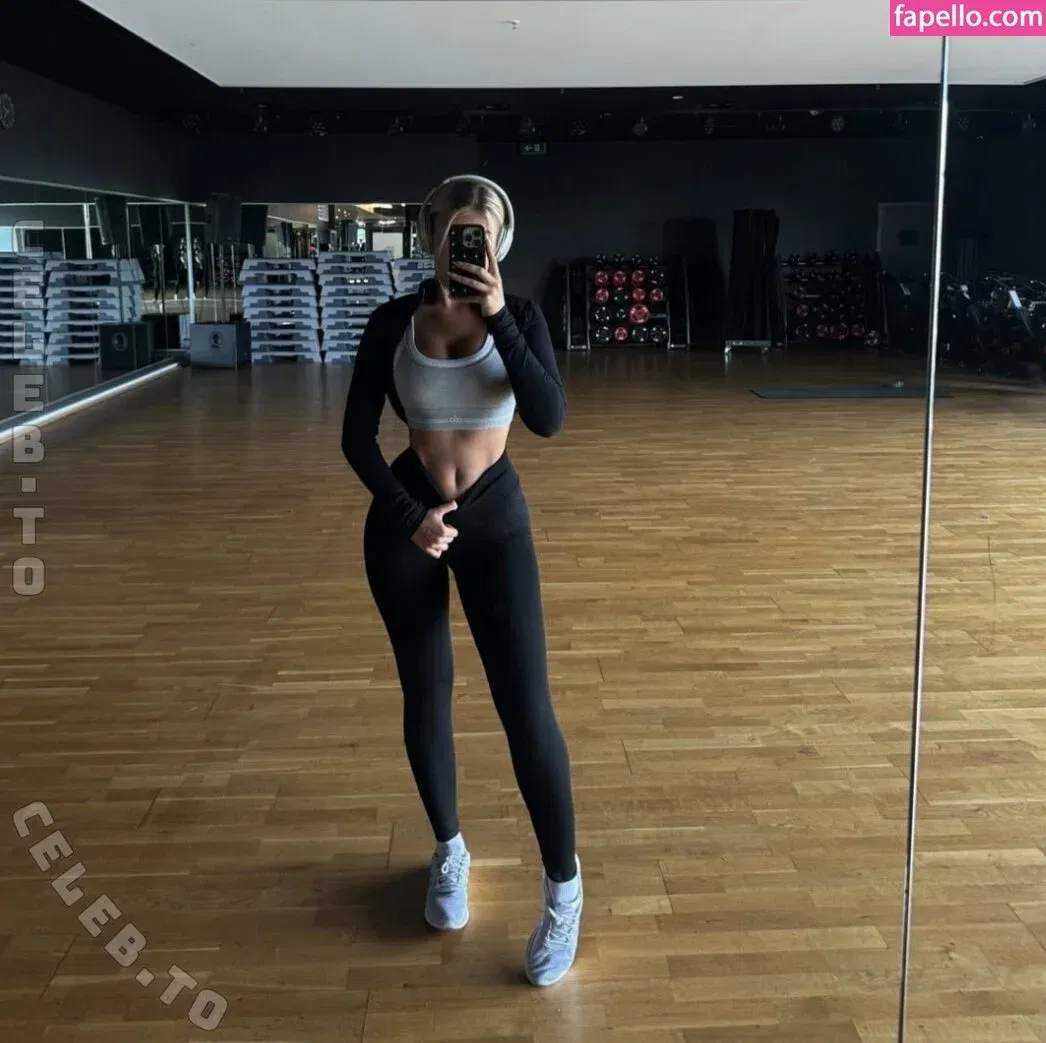 Sophie Schnur Onlyfans Photo Gallery 