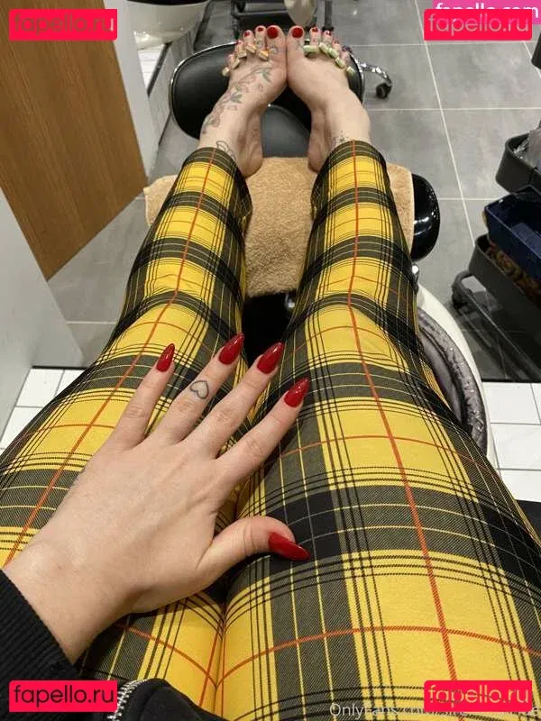 Sirenn Suicide Onlyfans Photo Gallery 