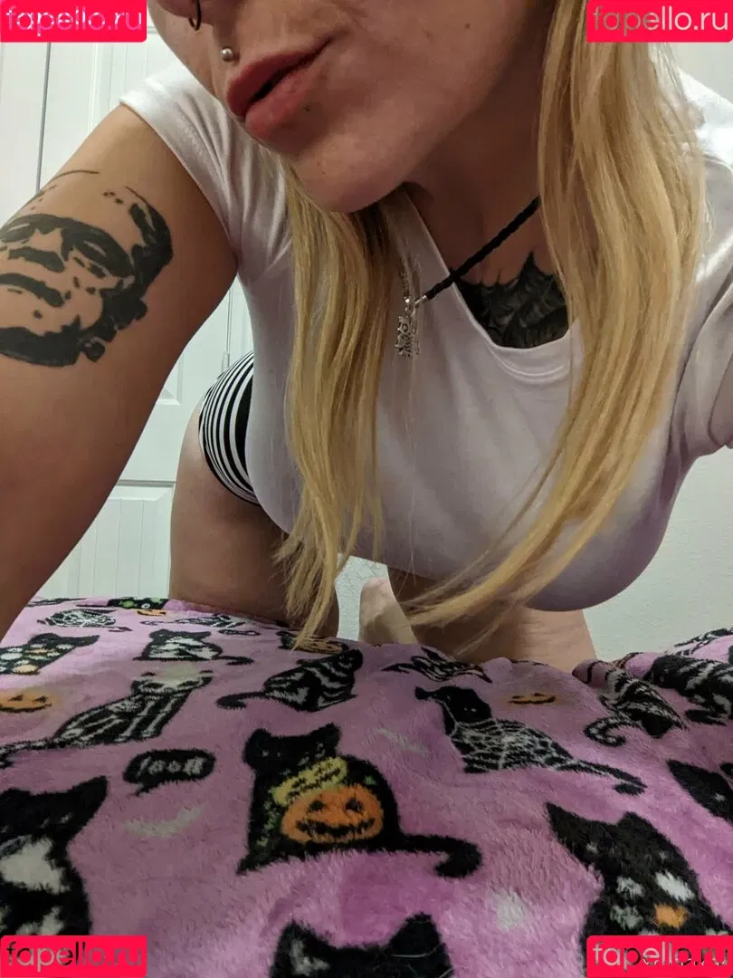 xlunakali Onlyfans Photo Gallery 