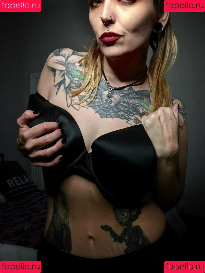 xlunakali Onlyfans Photo Gallery 