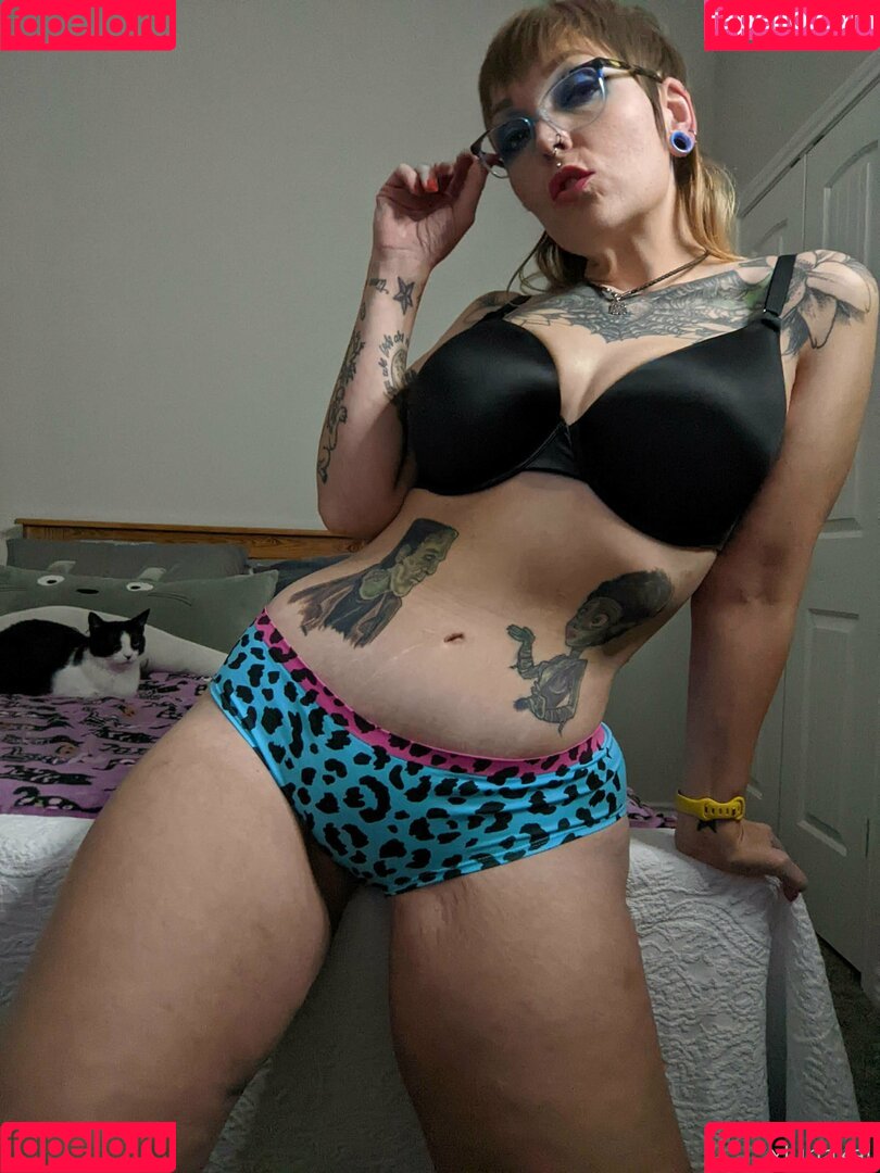 xlunakali Onlyfans Photo Gallery 