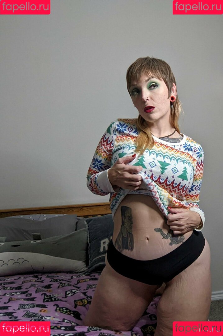 xlunakali Onlyfans Photo Gallery 