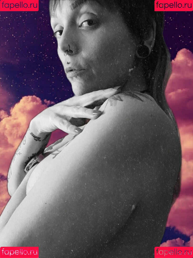 xlunakali Onlyfans Photo Gallery 