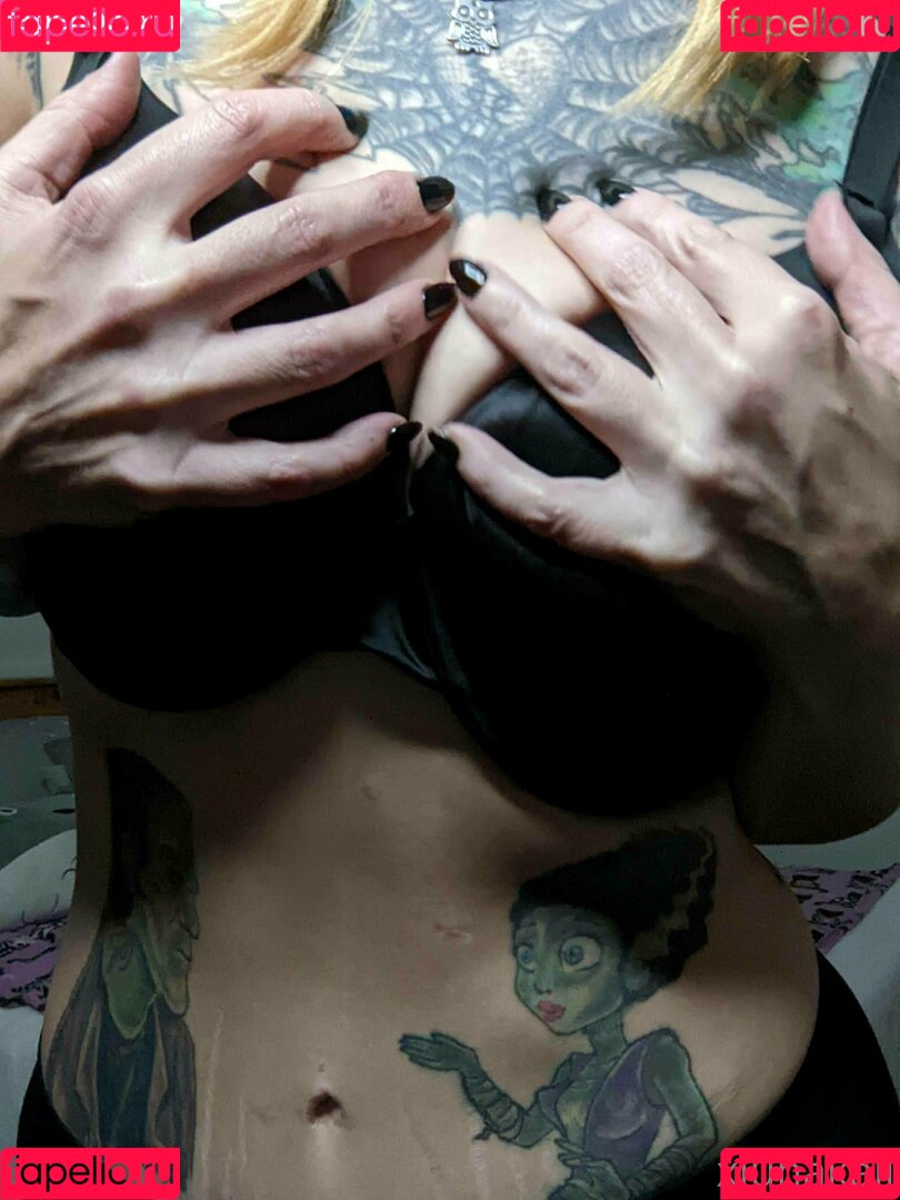 xlunakali Onlyfans Photo Gallery 