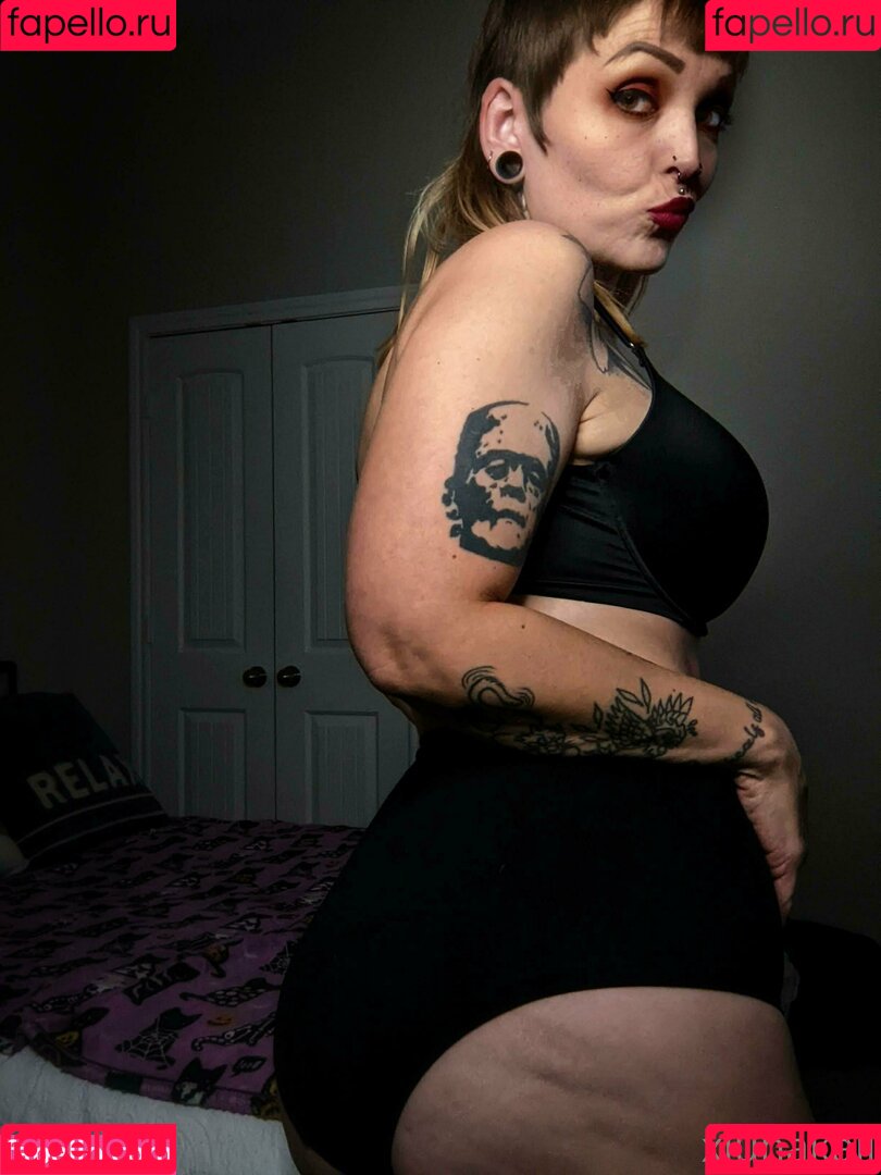 xlunakali Onlyfans Photo Gallery 