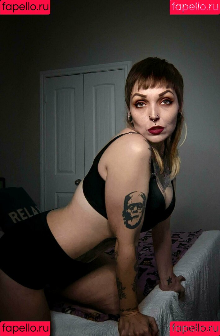 xlunakali Onlyfans Photo Gallery 