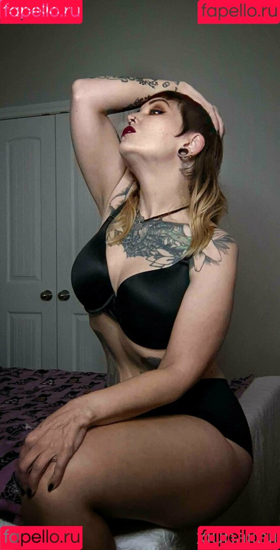 xlunakali Onlyfans Photo Gallery 