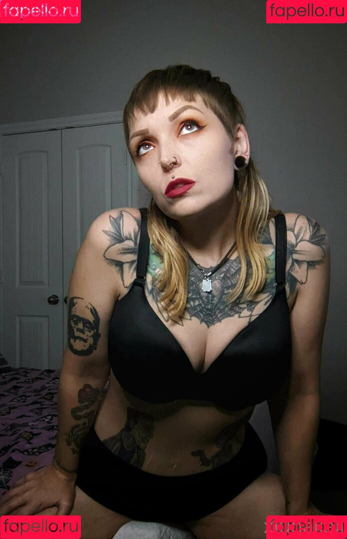 xlunakali Onlyfans Photo Gallery 