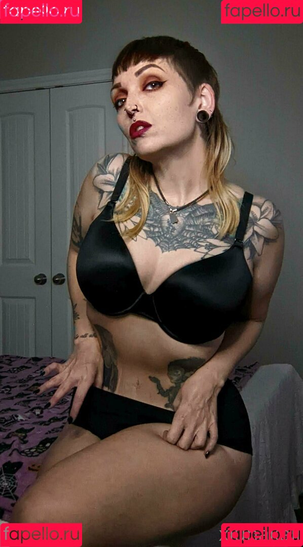 xlunakali Onlyfans Photo Gallery 