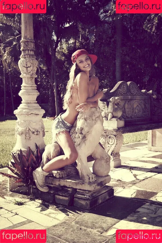 nina_agdal Onlyfans Photo Gallery 