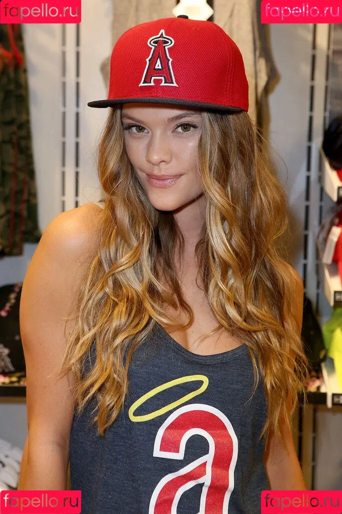 nina_agdal Onlyfans Photo Gallery 
