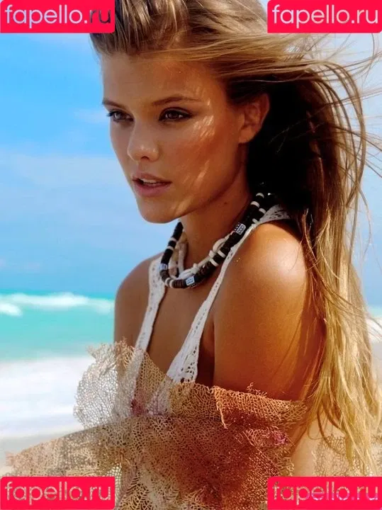 nina_agdal Onlyfans Photo Gallery 