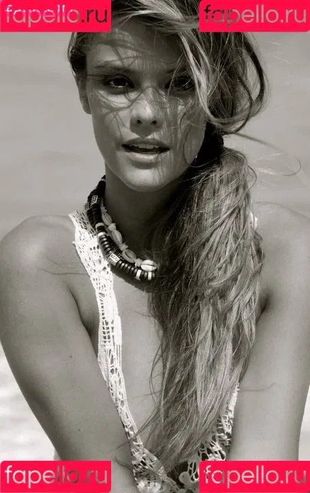 nina_agdal Onlyfans Photo Gallery 