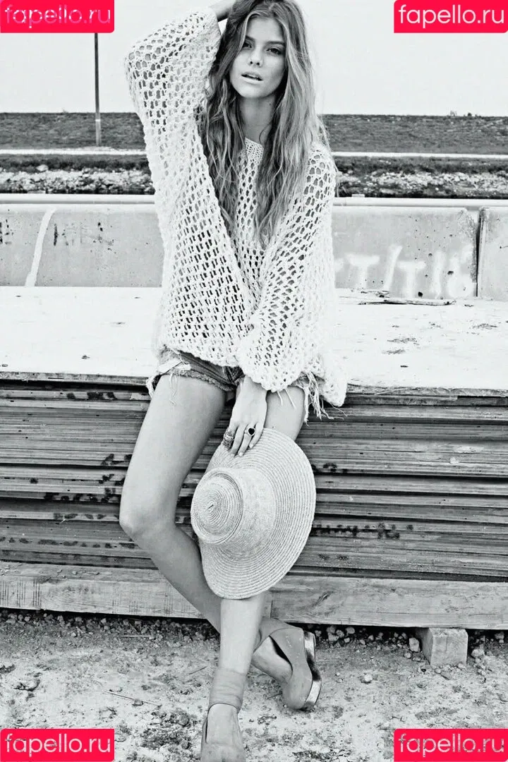 nina_agdal Onlyfans Photo Gallery 