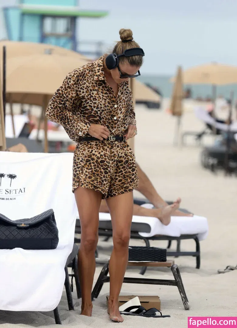 nina_agdal Onlyfans Photo Gallery 