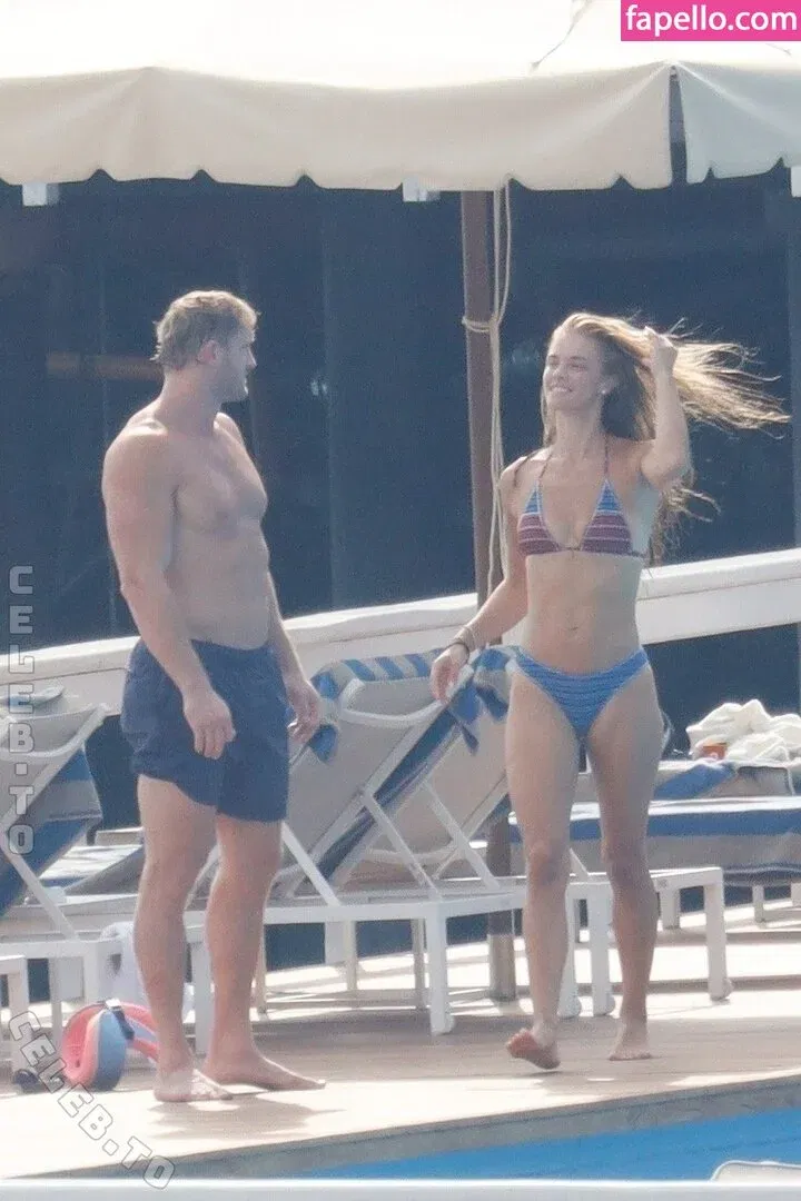 nina_agdal Onlyfans Photo Gallery 