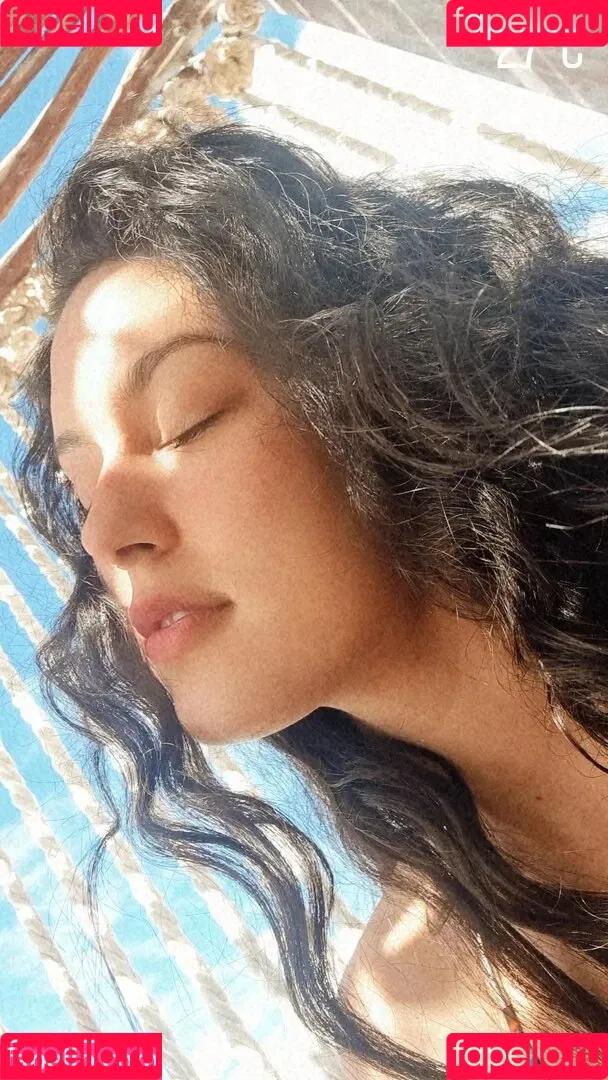 Rebecca Mir Onlyfans Photo Gallery 