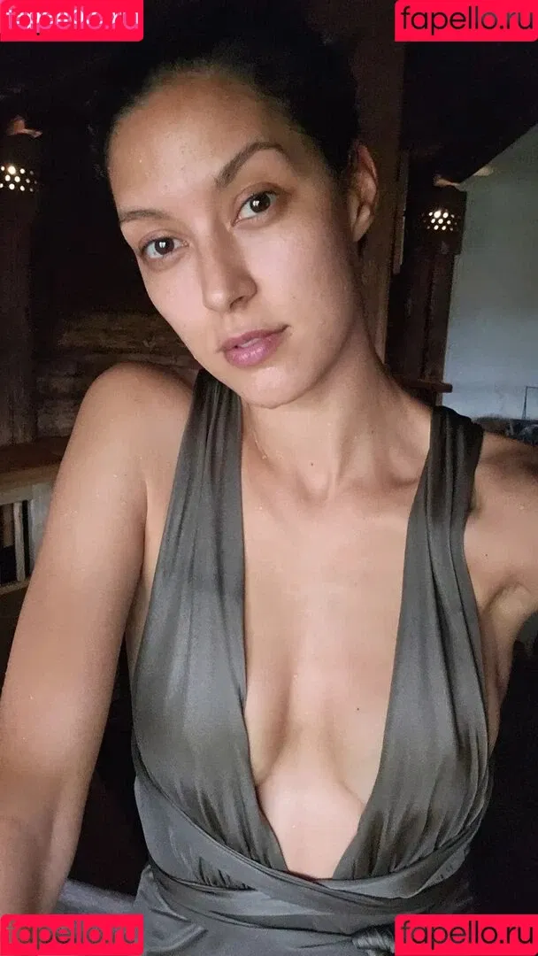 Rebecca Mir Onlyfans Photo Gallery 