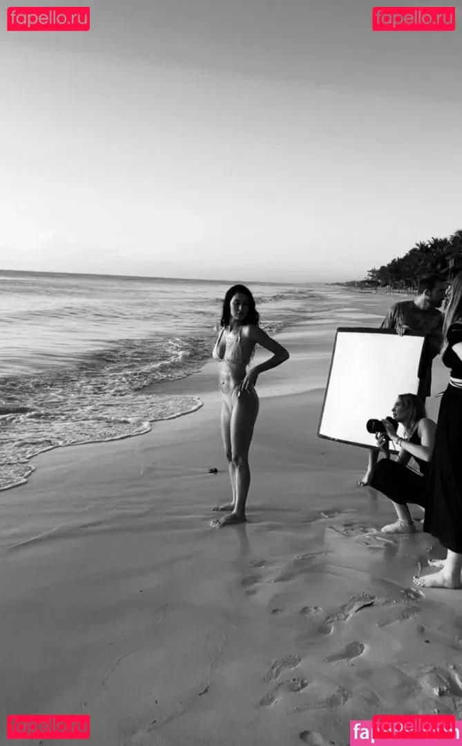 Rebecca Mir Onlyfans Photo Gallery 