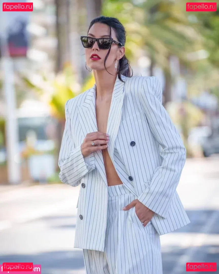 Rebecca Mir Onlyfans Photo Gallery 