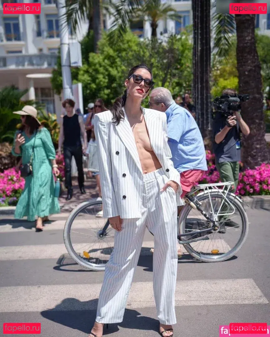 Rebecca Mir Onlyfans Photo Gallery 