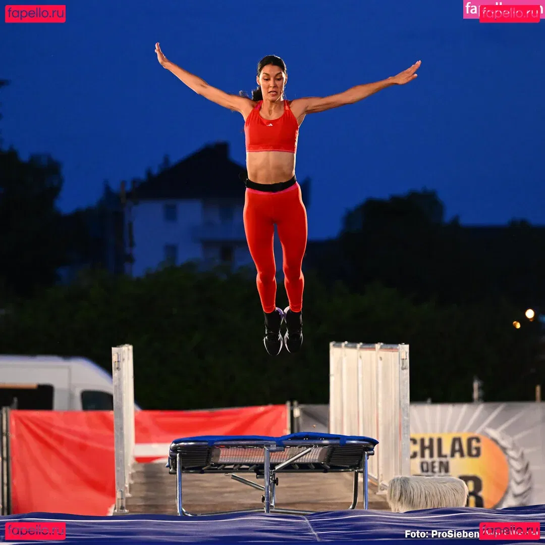 Rebecca Mir Onlyfans Photo Gallery 