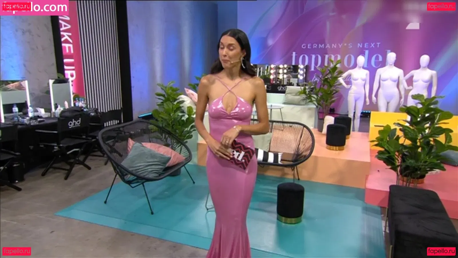 Rebecca Mir Onlyfans Photo Gallery 