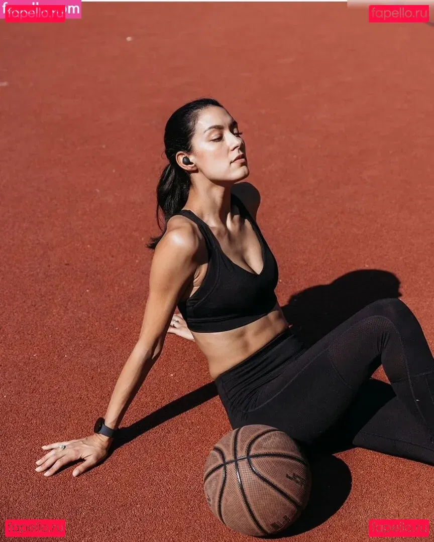 Rebecca Mir Onlyfans Photo Gallery 