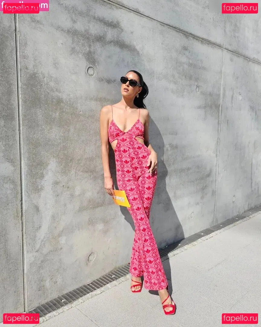 Rebecca Mir Onlyfans Photo Gallery 