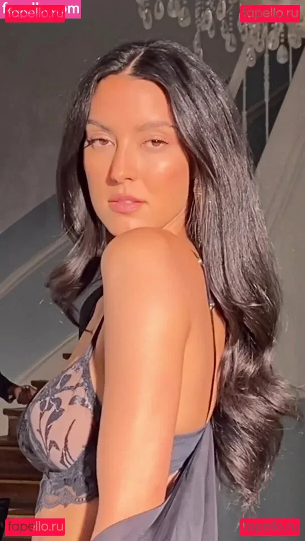 Rebecca Mir Onlyfans Photo Gallery 