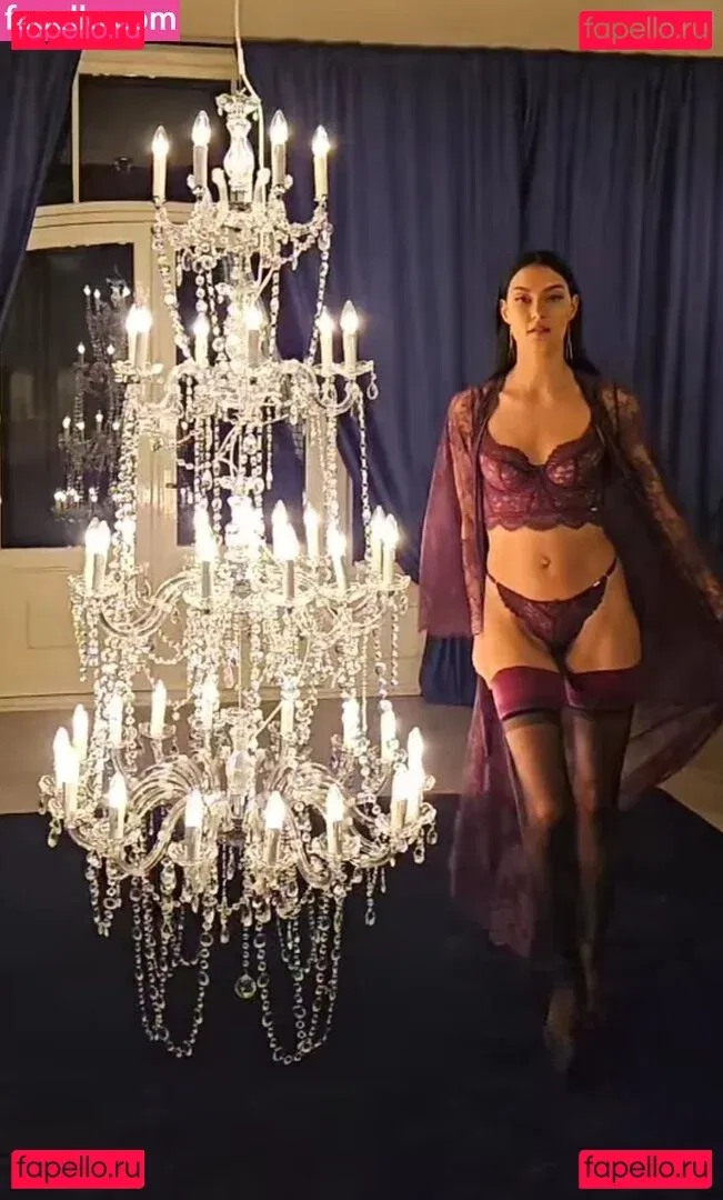 Rebecca Mir Onlyfans Photo Gallery 