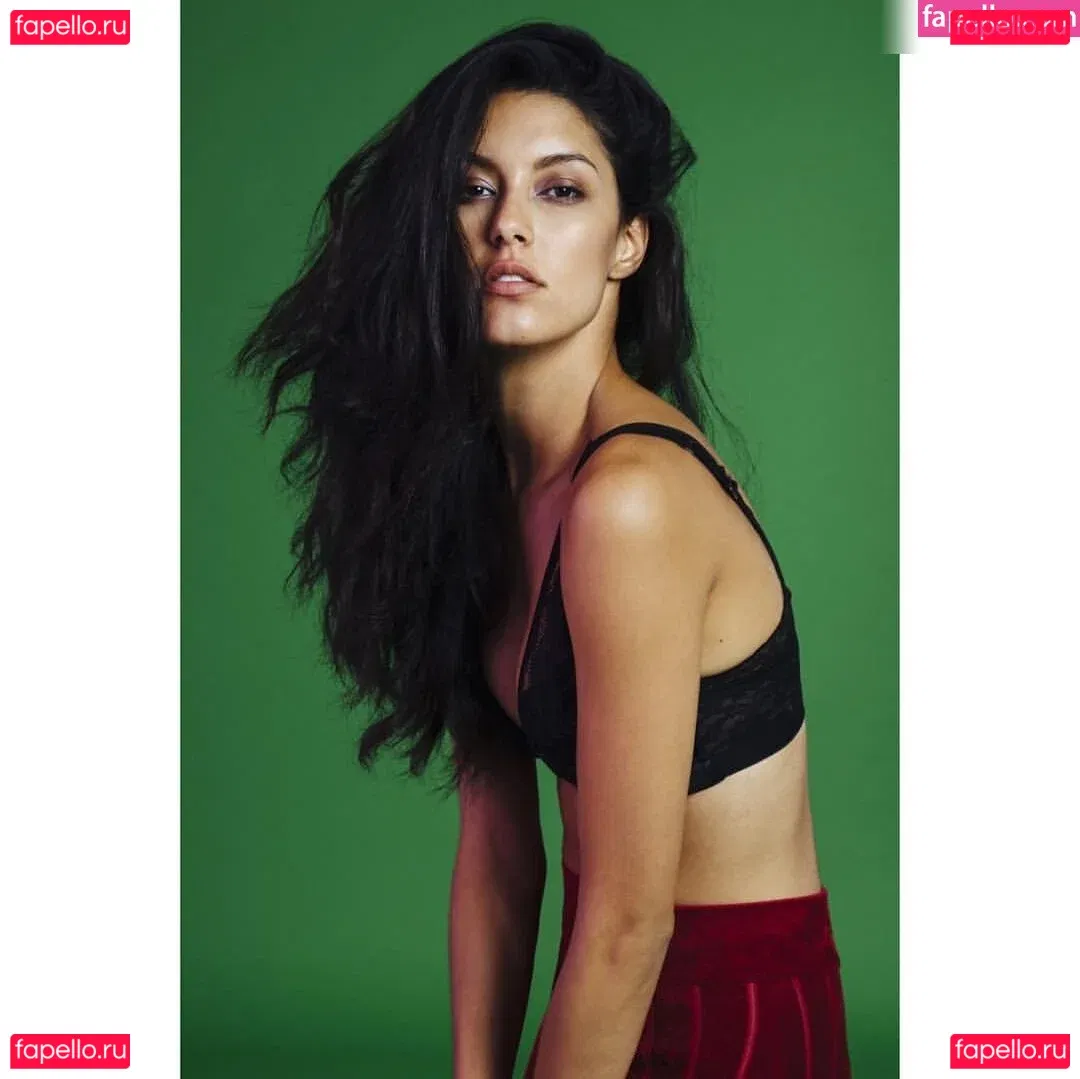 Rebecca Mir Onlyfans Photo Gallery 