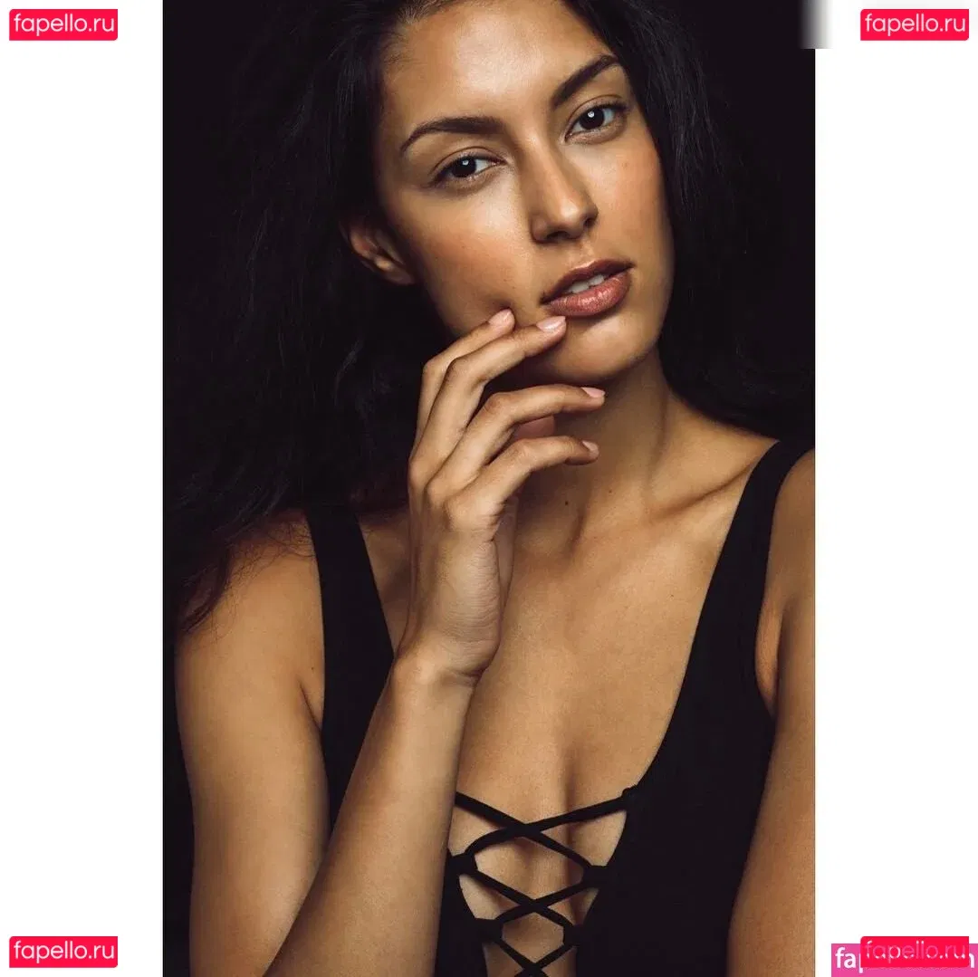 Rebecca Mir Onlyfans Photo Gallery 