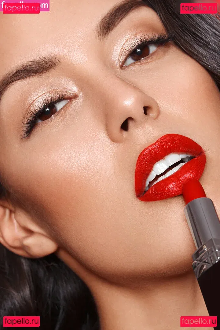 Rebecca Mir Onlyfans Photo Gallery 