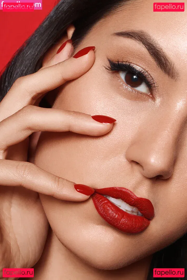 Rebecca Mir Onlyfans Photo Gallery 