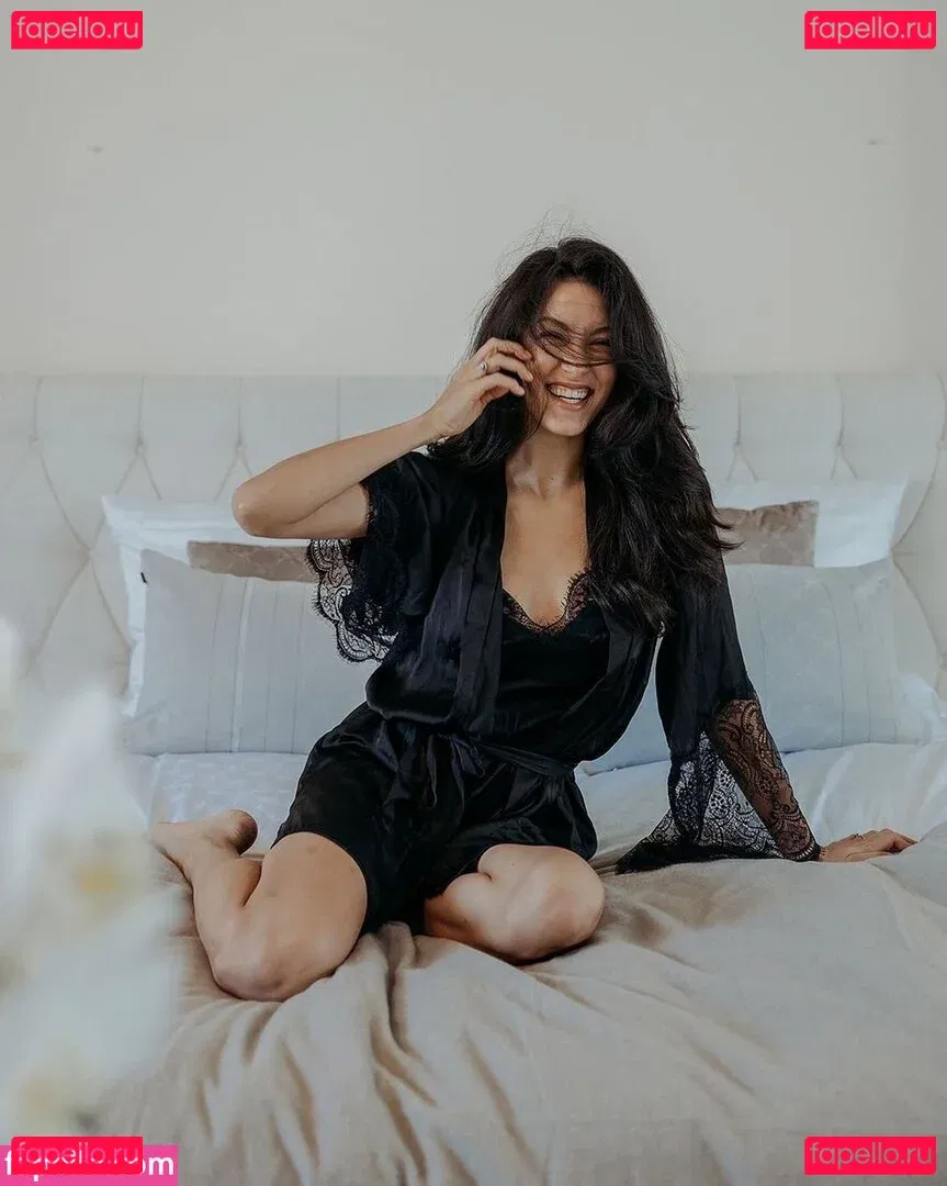 Rebecca Mir Onlyfans Photo Gallery 