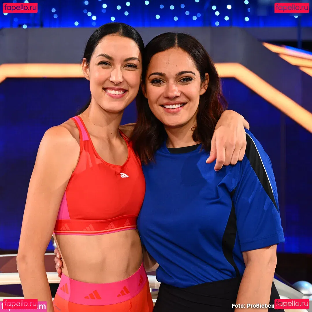 Rebecca Mir Onlyfans Photo Gallery 