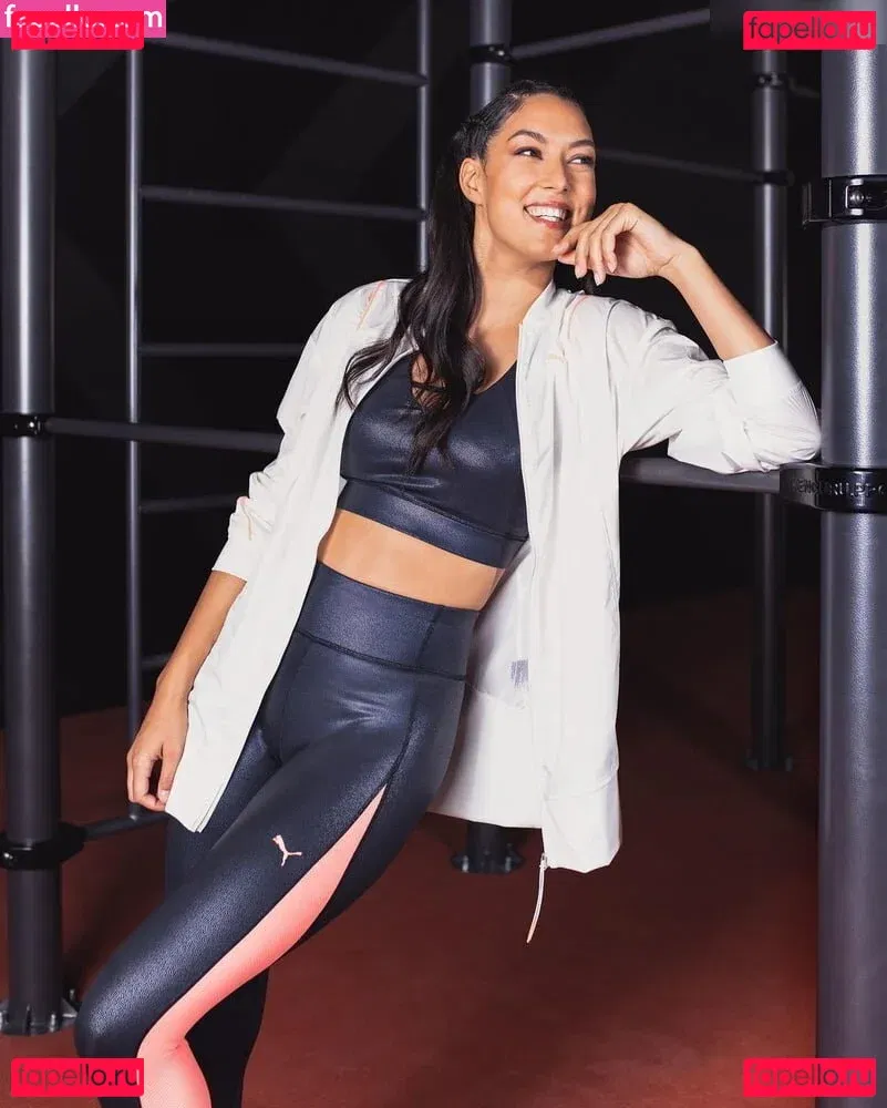 Rebecca Mir Onlyfans Photo Gallery 