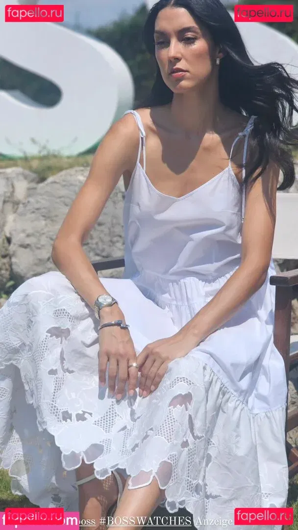 Rebecca Mir Onlyfans Photo Gallery 