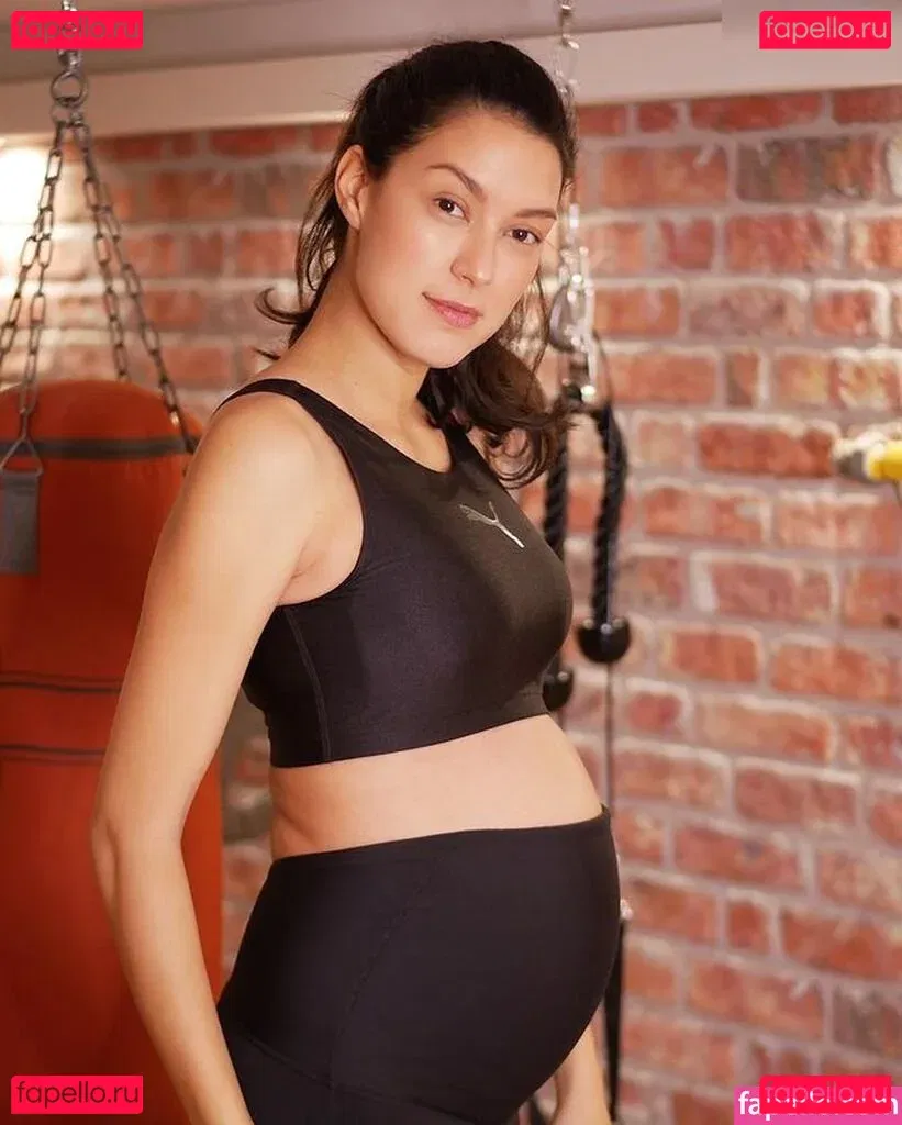 Rebecca Mir Onlyfans Photo Gallery 