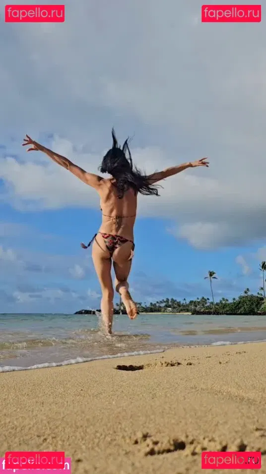 Rebecca Mir Onlyfans Photo Gallery 