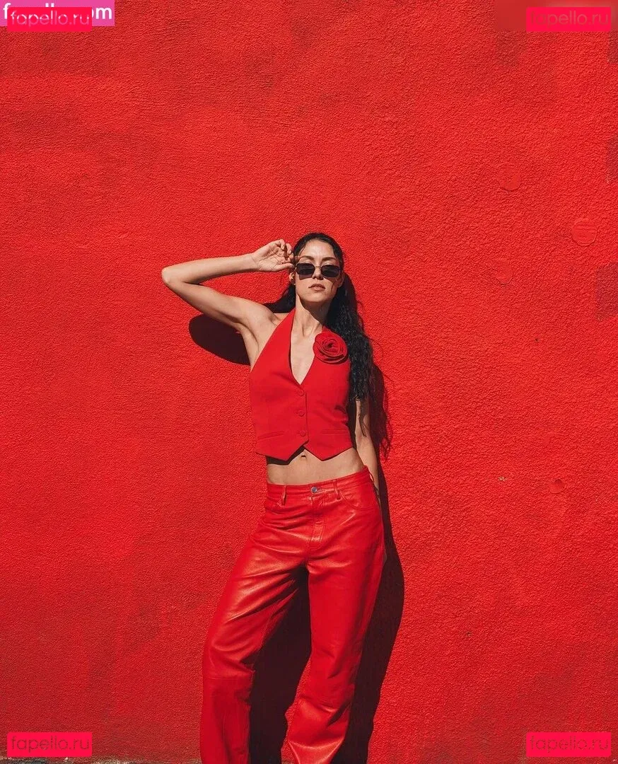 Rebecca Mir Onlyfans Photo Gallery 